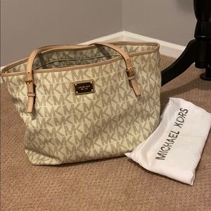 Micheal Kors Bag